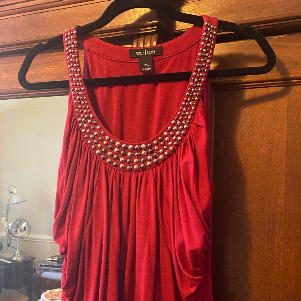 Red White House black market too